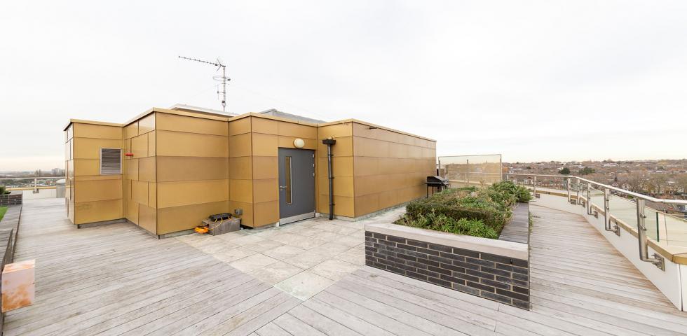 			1 Bedroom, 1 bath, 1 reception Apartment			 Banister Road, QUEENS PARK 